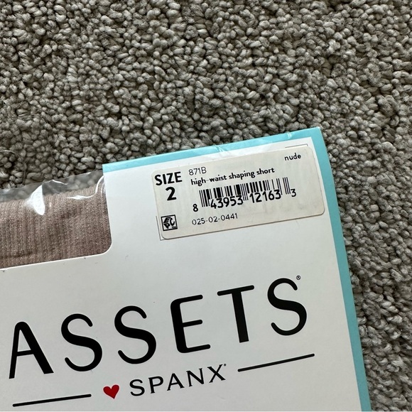 ASSETS SPANX HIGH-WAIST SHAPING SHORT in Nude Size 2 - Picture 2 of 4